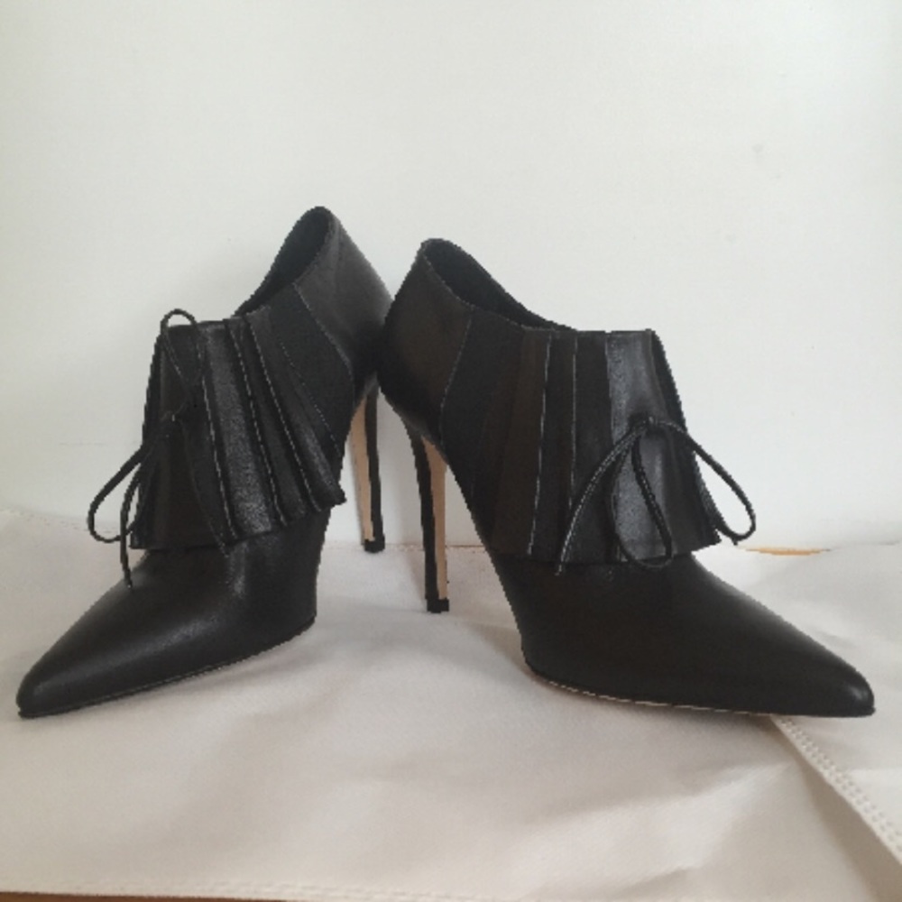 Abel Muñoz - Pointed-toe Booties US 8.5 | IT 38.5 (NWOT)
